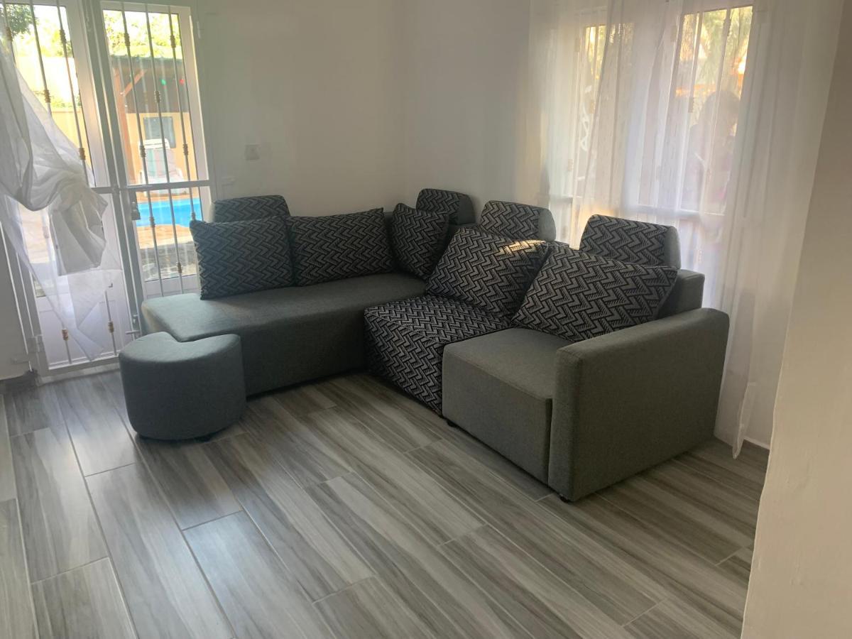 Villa Santa Avec Piscine Et Jardin بوينتي أو بيتشيز المظهر الخارجي الصورة